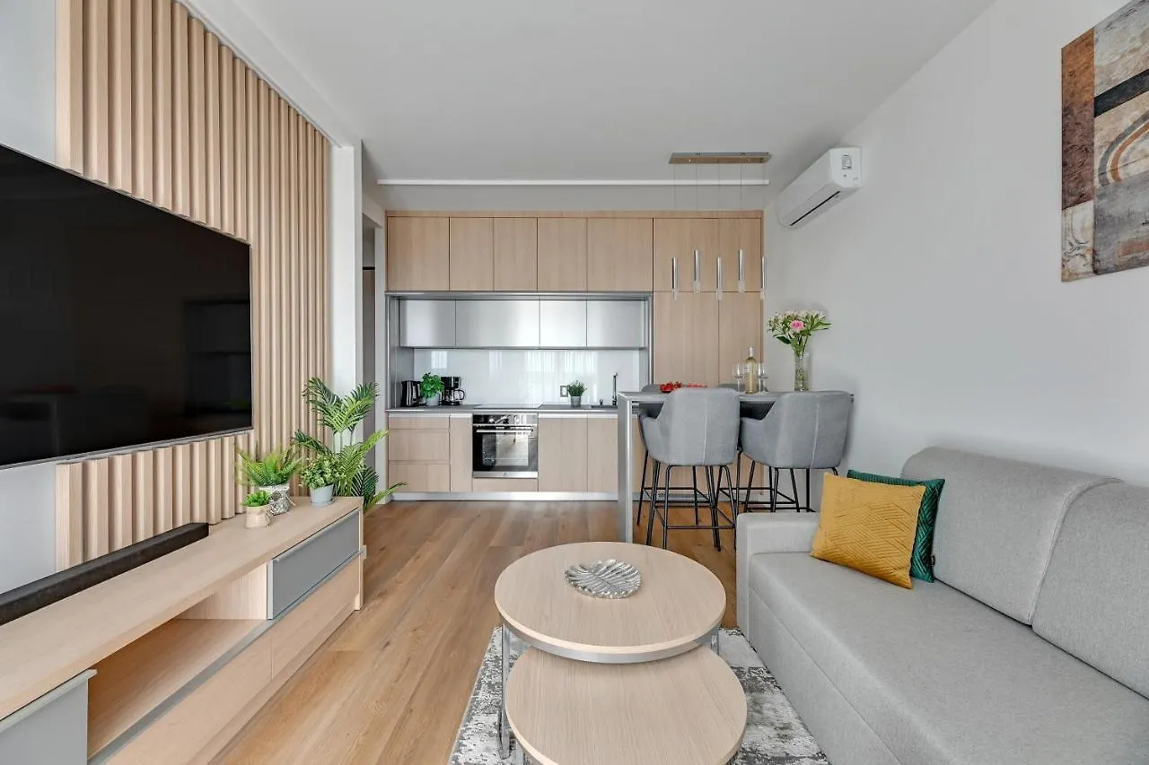 Diamond Suites - Sea View Gdansk Apartment